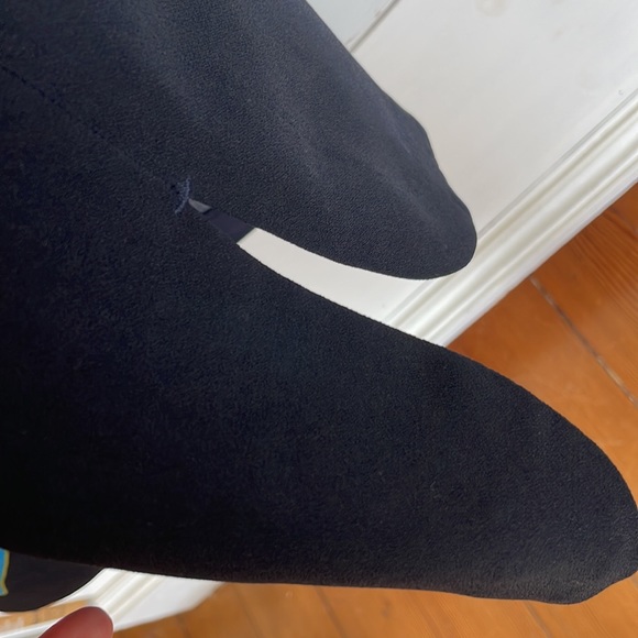 Pencil skirt with floral design- brand new. - Picture 5 of 6